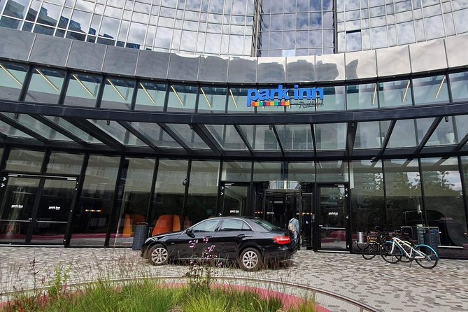 Amsterdam Private Arrival or Departure Transfer - Getting in the car: luggage space, child seats, and comfort that shows up fast