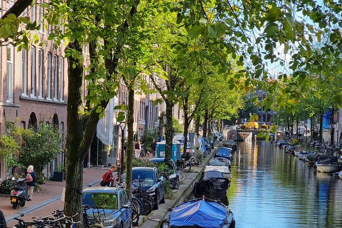 Amsterdam Private Boat Tour With Drinks - EN ES FR - What you really get on this 1–1.5 hour private canal cruise