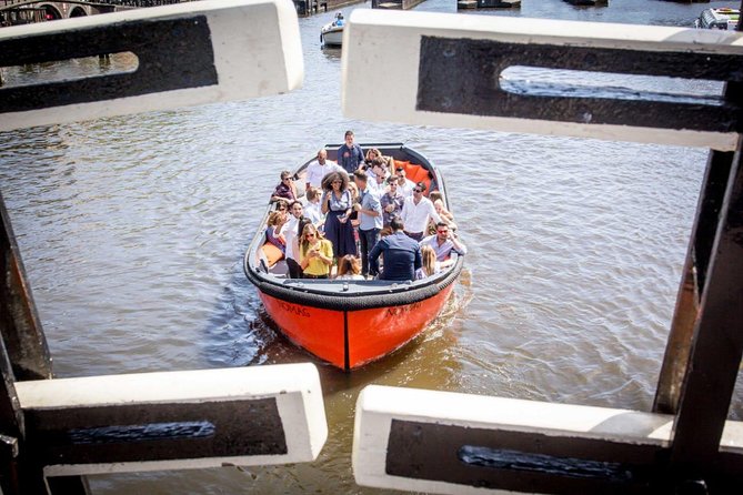 Amsterdam Private Boat Trip With Skipper, Burger and Beers - How the skipper builds the route on Amsterdam’s canal belt