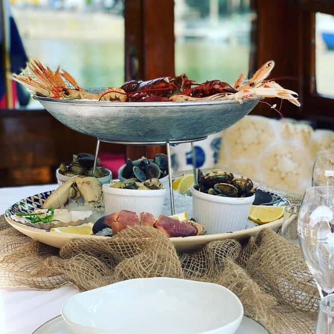 Amsterdam: Private Dinner Cruise (4pers) with Guide - Quick Hits: What Makes This Cruise Worth Your Time