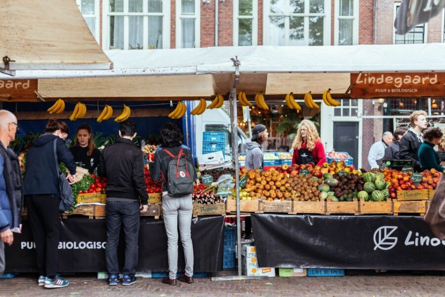 Amsterdam: Private Food Tour with a Local - De Pijp walking time for cafés, local bars, and old-new vibe