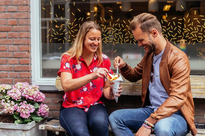 Amsterdam Private Food Tour with Local Including 6 or 10 Tastings - Museumplein + stroopwafel: a short stop with a classic payoff