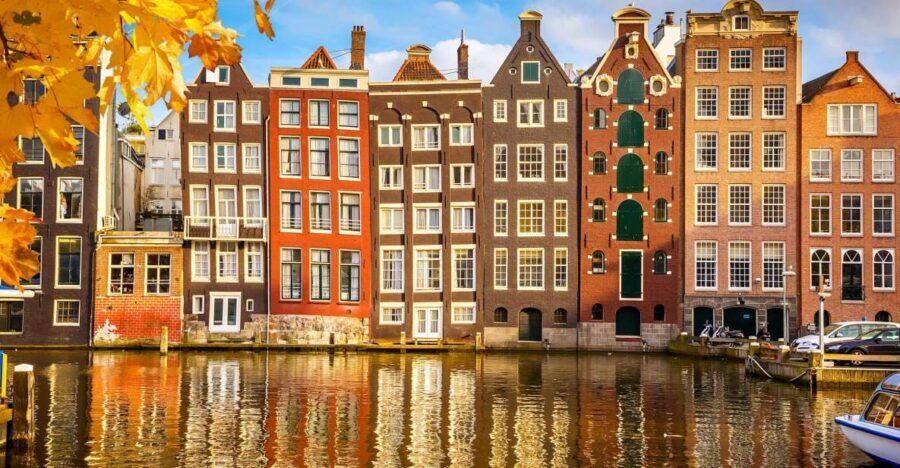Amsterdam: Private Guided Walking Tour - Royal Palace Area to the Canal Stories: How the Stops Fit Together