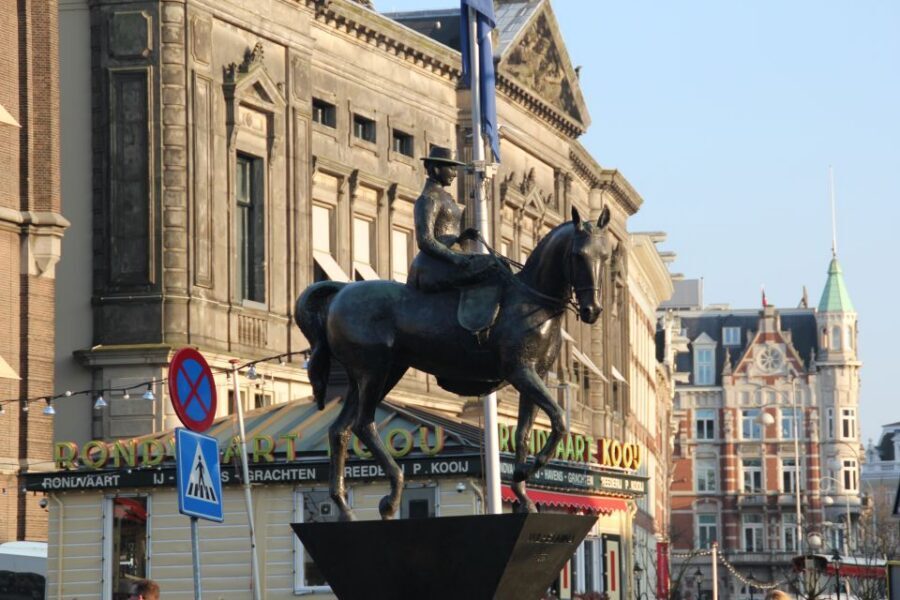 Amsterdam: Private Hidden Gems Discovery Tour - Why a 2-hour private walk fits Amsterdam’s center
