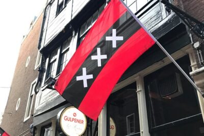 Amsterdam Private Introduction Tour - Damrak start and the walk-friendly rhythm