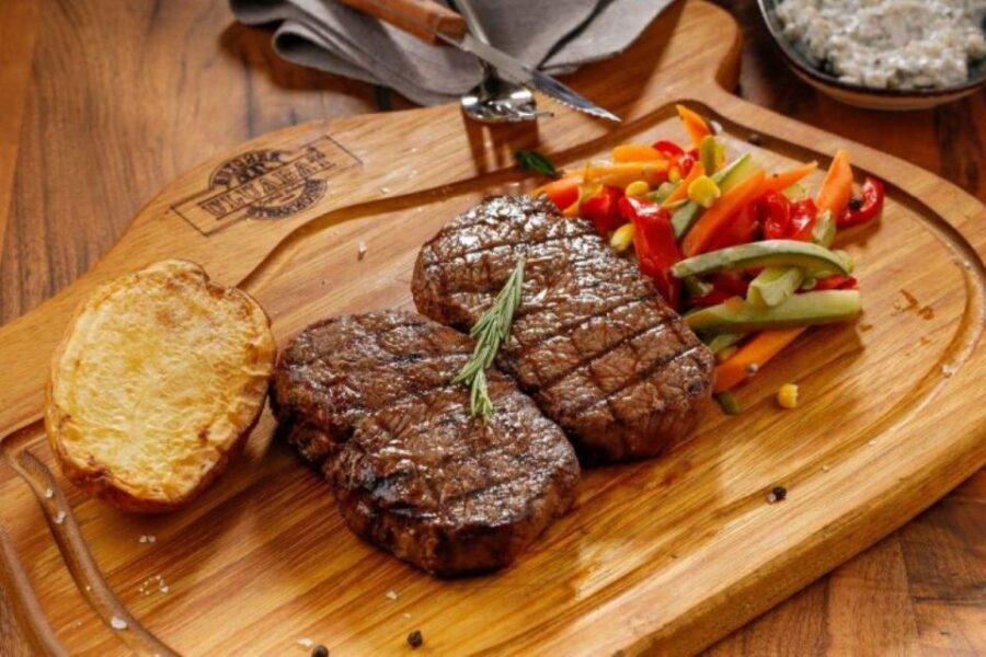 Amsterdam: Private Luxury Cruise with BBQ and Drinks - Finding the Boat Between Leidsebrug and Lido