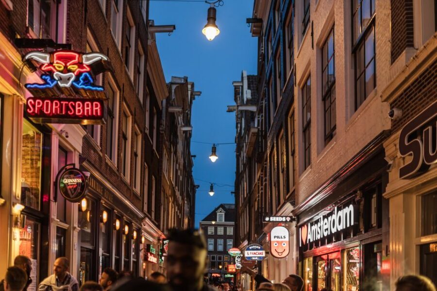 Amsterdam: Private Night Tour of Speakeasies and Bars - Jenever Culture and Tiny Tastings: Amsterdam’s Drink Quirk You’ll Actually Remember