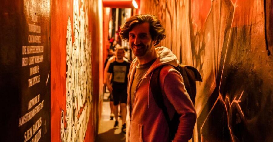 Amsterdam: Private Night Tour of Speakeasies and Bars - Meeting Your Guide in the Jordaan: The Right Neighborhood to Start