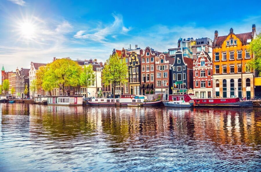 Amsterdam: Private Prosecco Canal Cruise Tour - Should you book this Amsterdam Prosecco canal cruise?