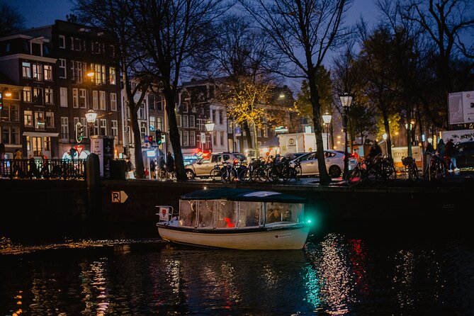 Amsterdam: Private Romantic Evening Canal Cruise + Bubbles/Snacks - Meeting at Herengracht 605 and settling in for a private evening