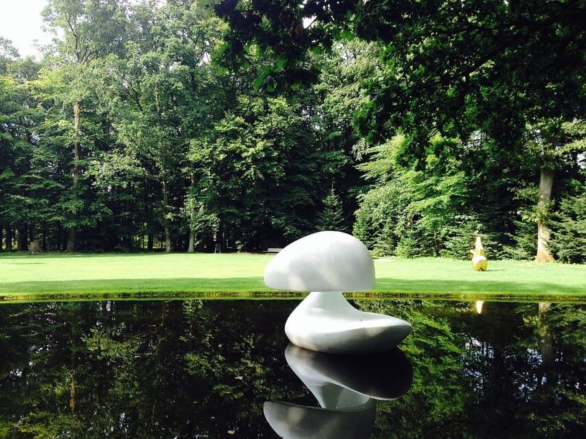 Amsterdam: Private tour to Kröller-Müller Museum - Modern art beyond Van Gogh: the Visser collection impact