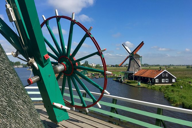 Amsterdam private tour to windmills, cheese farm and villages - Simonehoeve cheese farm: tastings and wooden shoes in one stop