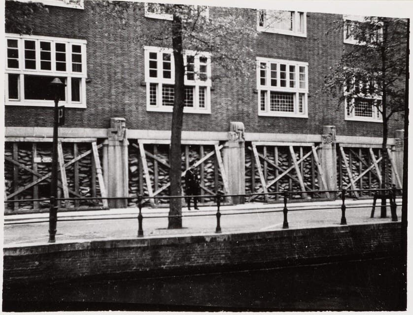 Amsterdam: Private World War Two History Walking Tour - The Big Turning Points: Wehrmacht Entry and Dam Square, May 7, 1945