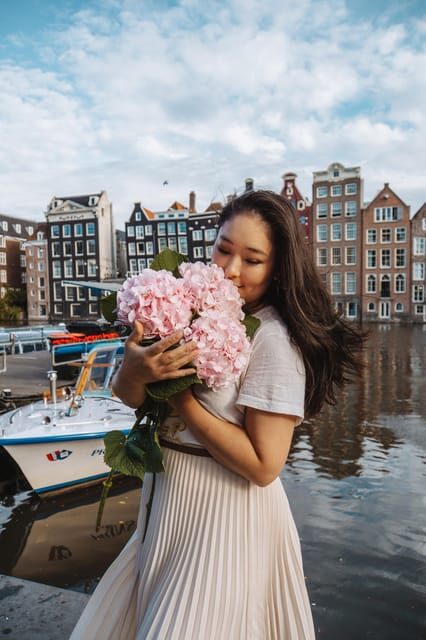 Amsterdam: Professional Photoshoot at the Canals - Ending at Amsterdam Centraal: a clean finish point for your itinerary