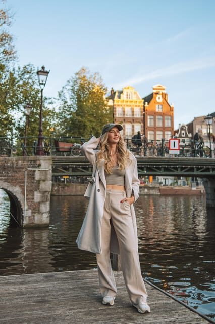 Amsterdam: Professional Photoshoot at the Canals - What you get after: preview JPGs first, then retouched favorites in 15 days