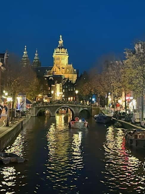 Amsterdam: Red Light District Tour in German/English for groups of 4 or more - Price and value: what $27 buys you for two hours