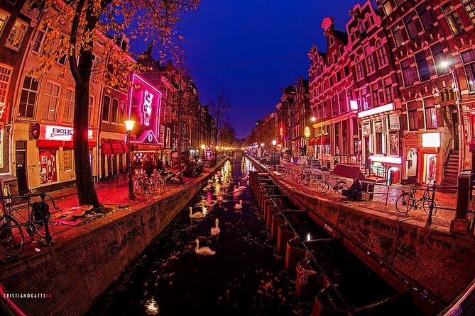 Amsterdam Red Light District tour with a private guide - Smallest House of Amsterdam and the VOC Storage-to-Living Shift