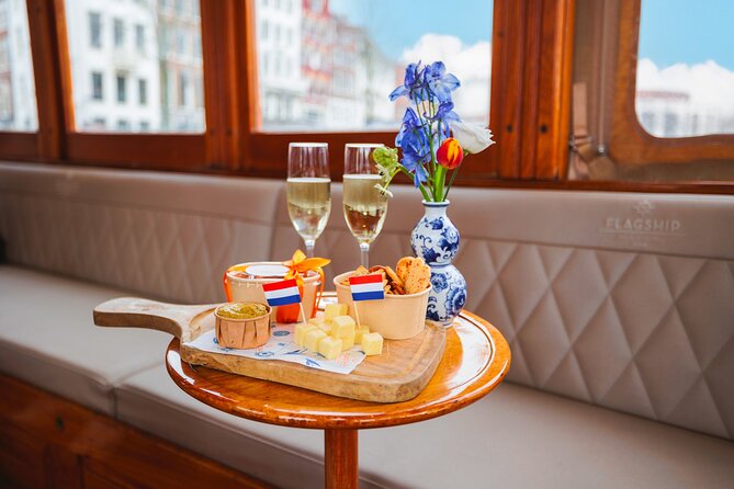 Amsterdam: Romantic Canal Cruise with Optional Bubbles & Bites - Jordaan to the houseboat museum and the Nine Straatjes