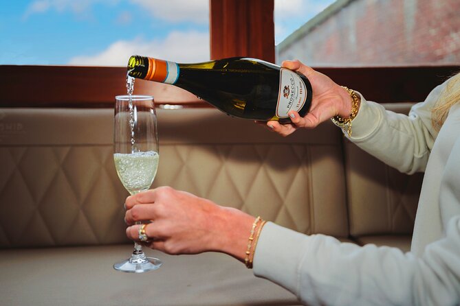 Amsterdam: Romantic Canal Cruise with Optional Bubbles & Bites - Spiegelgracht and the art-gallery feeling of the canal ring