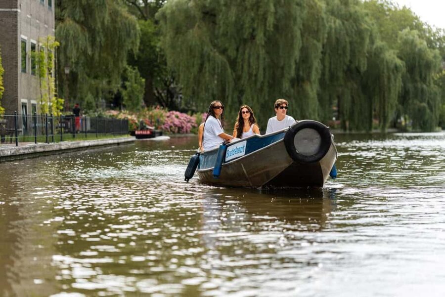 Amsterdam: Sail Yourself with a 2 Hour Boat Rental - Starting at Nassaukade 155: finding the dock and your blue sloop
