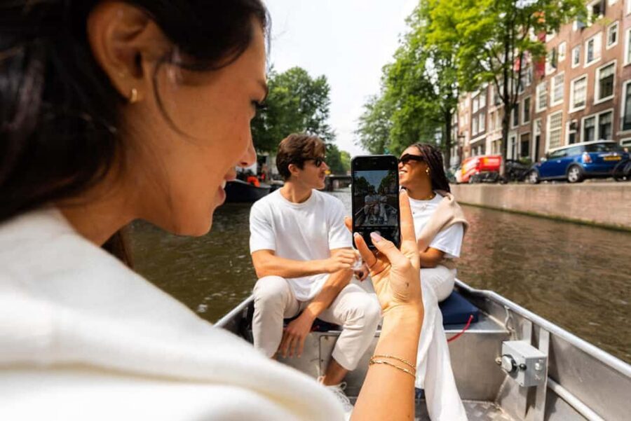 Amsterdam: Sail Yourself with a 2 Hour Boat Rental - Your 2-hour canal plan: Jordaan, the canal belt, the Amstel, Plantage