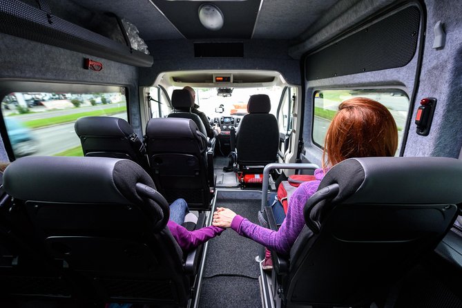 Amsterdam Schiphol Airport (AMS) Round Trip transfer to Amsterdam City - The Return Trip to Schiphol: Timing and Meeting the Car Right