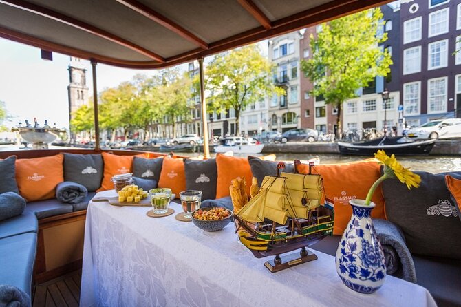 Amsterdam Small-Group Bike Tour With Canal Cruise, Drinks, Cheese - What I’d watch for: pace, bike quality, and beginner comfort