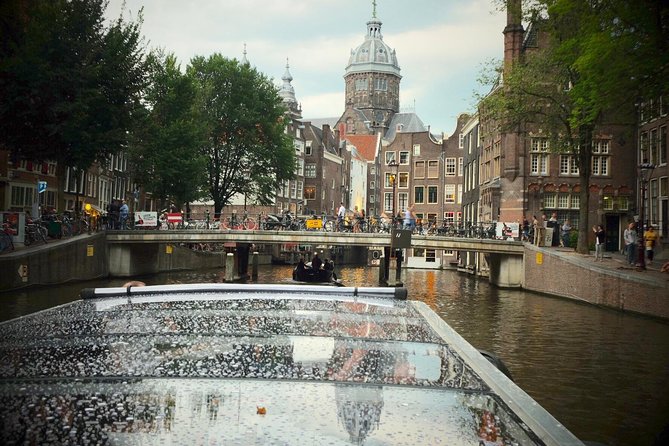 Amsterdam Small-Group Canal Cruise Including Snacks and Drinks - Amstel to the Red Light District: Big Canal Moments Without the Grind