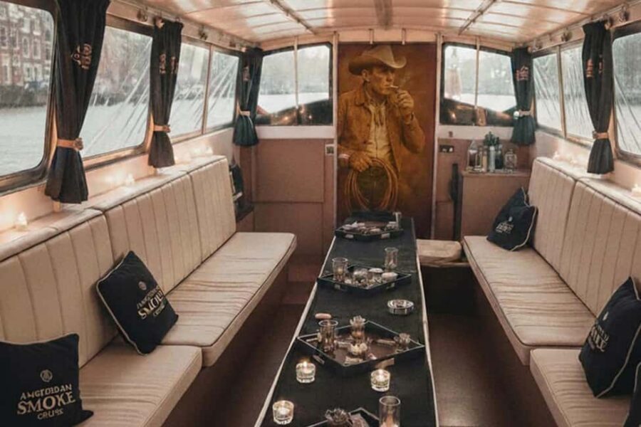 Amsterdam: Smoke Cruise. with Bar & local guide - Quick takes that matter