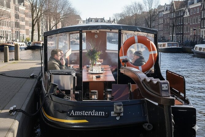 Amsterdam Smoke Friendly Cruise with drinks option & local guide - Heated Boat Comfort and How to Get Better Views
