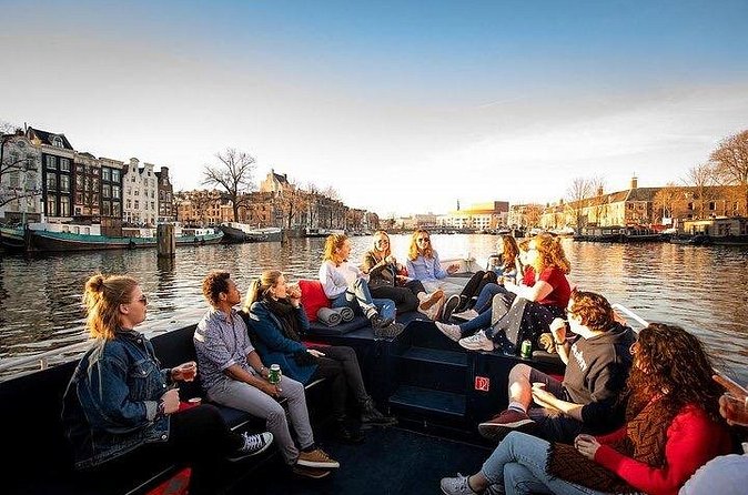 Amsterdam Sunset Canal Cruise with Live Guide and Open Bar - Who Should Book This Cruise (And Who Might Not Love It)