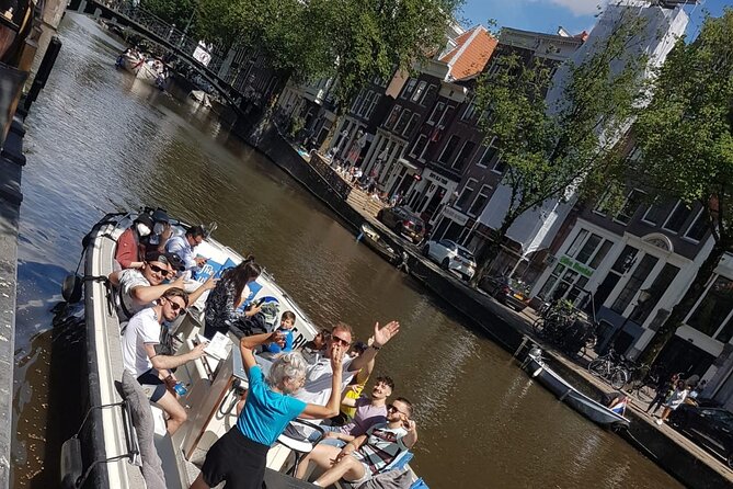 Amsterdam The Bulldog Boat Smoke Friendly Cruise + 2 drinks - Timing, weather, and how to dress for canal cruising