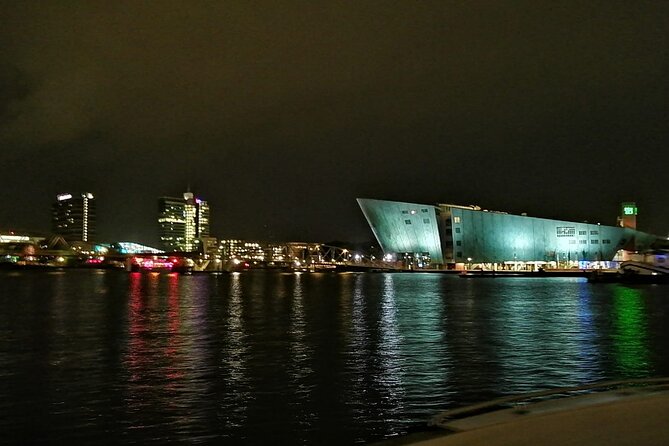 Amsterdam The Bulldog Boat Smoke Friendly Cruise + 2 drinks - Who should book this smoke-friendly Bulldog Boat cruise