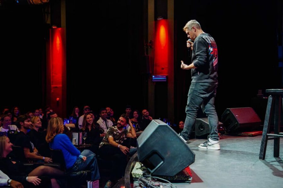 Amsterdam: The Comedy Embassy Stand-Up Show - The Comedy Embassy format: four comedians and a real break