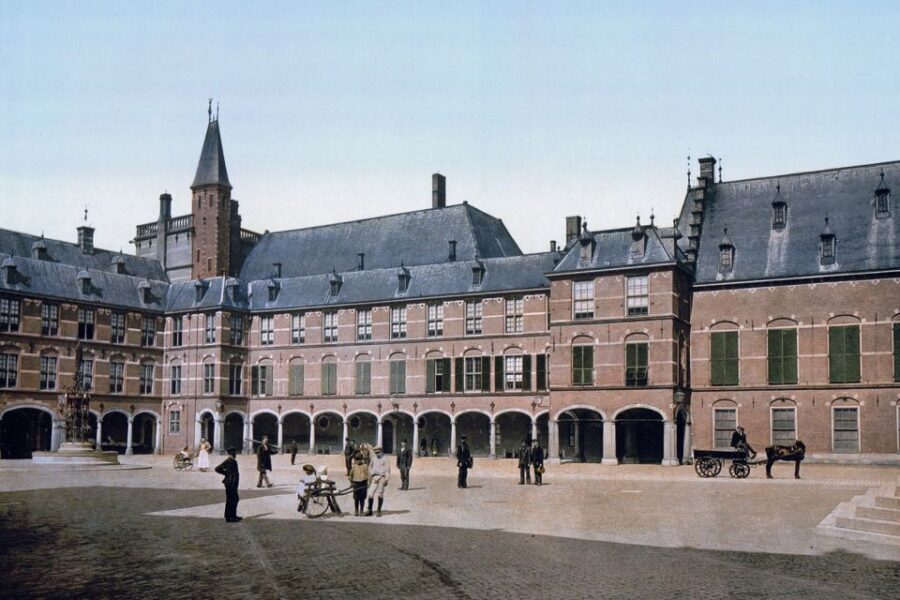 Amsterdam: The Hague, Delft and Rotterdam Private Day Tour - What makes a private guide matter on this route