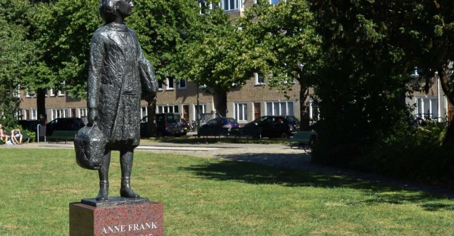 Amsterdam: The Life of Anne Frank Walking Tour - Starting at Merwedeplein 61: Where You Get Your Bearings Fast