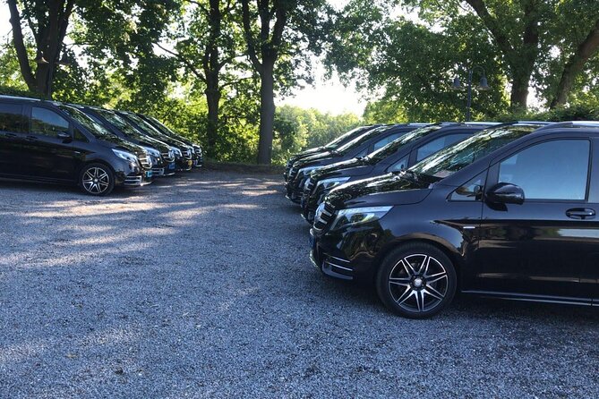 Amsterdam to Schiphol Airport Transfer Comfort & service. - Door-to-door comfort from Amsterdam to Schiphol