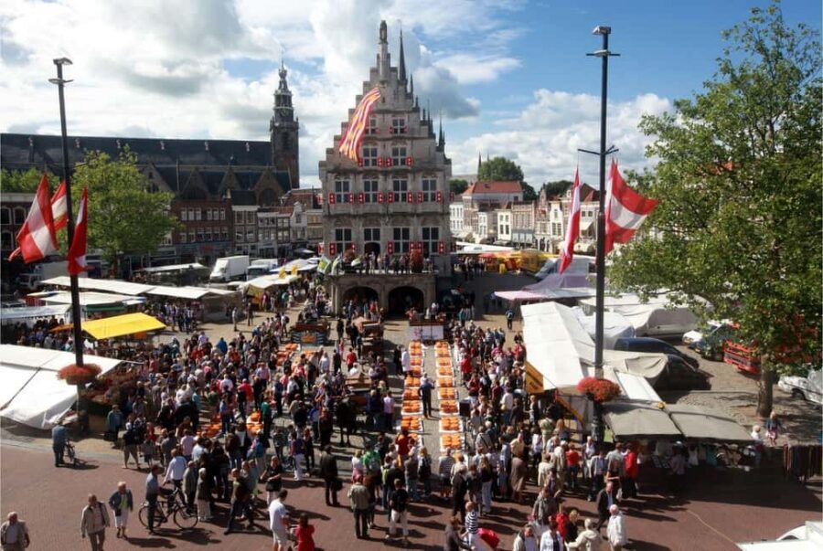 Amsterdam: Traditional Cheese Market Tour to Alkmaar - Price and Value for $70: When a Coach Tour Beats DIY
