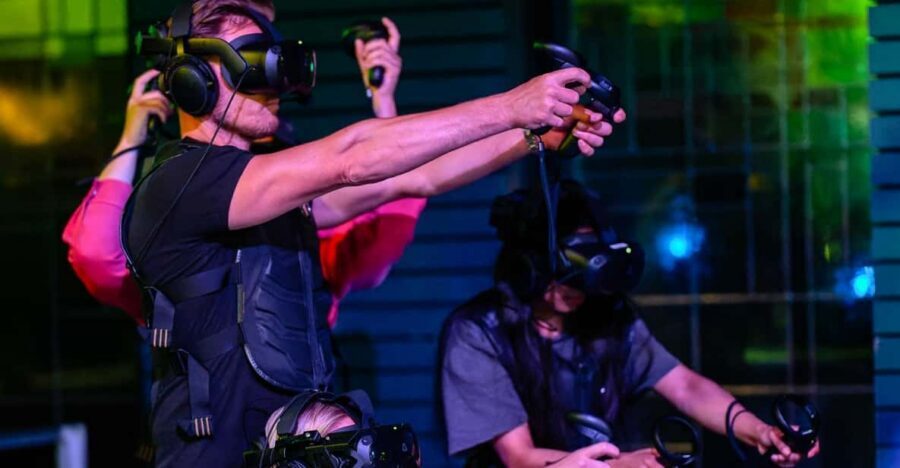 Amsterdam: Ultimate VR Experience: 60 minutes - Your play space: 36m², obstruction-free, with full-body tracking