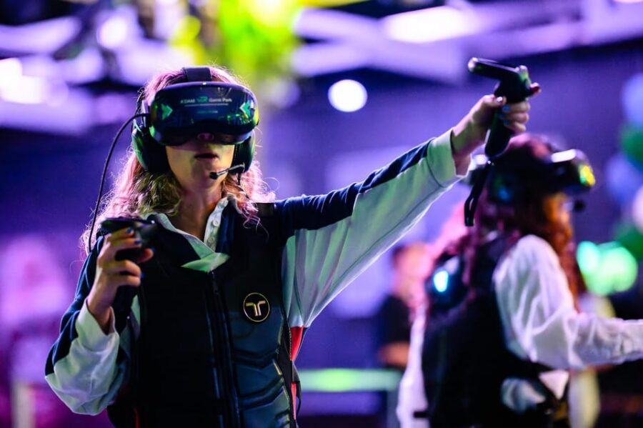 Amsterdam: Ultimate VR Experience: 60 minutes - The fun continues: how your 4 tokens can shape the last stretch