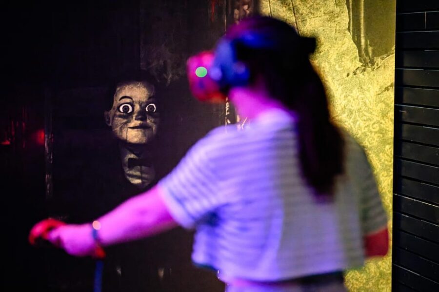 Amsterdam: Ultimate VR Experience: 60 minutes - The 1-hour format: free-roaming gameplay plus 4 token time