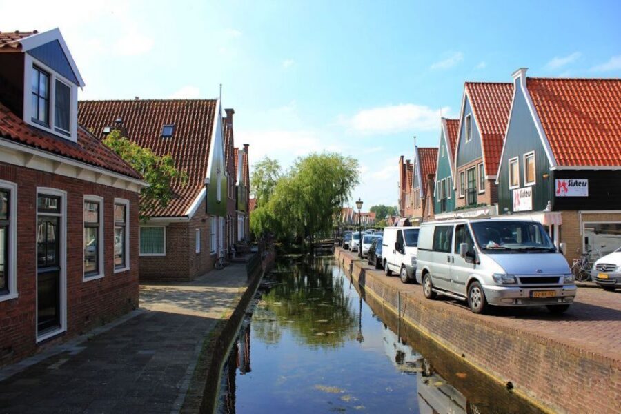 Amsterdam: Volendam, Windmill, and Cheese Farm Private Tour - Meeting Your Guide in Amsterdam: Pickup That Sets the Tone