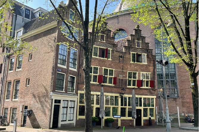 Amsterdam Walking Tour: Explore the Red Light District - Oude Kerk Amsterdam: When the City’s Oldest Building Feels Personal