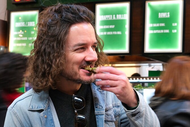 Amsterdam-West Food Tour with local guide - Soil Vegan Café and Meatless District: global café bowls to comfort-dinner plates