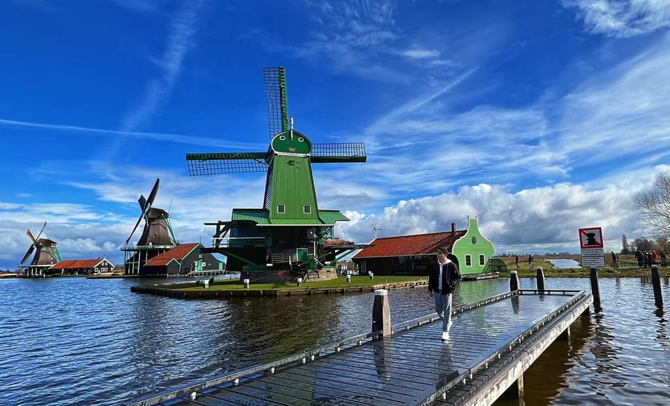 Amsterdam: Zaanse Schans and Giethoorn Day Trip with Cruise - First, the drive: how Amsterdam-to-countryside feels in a Mercedes
