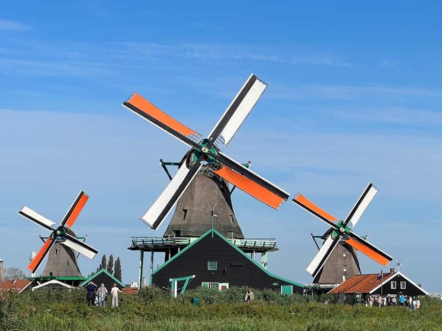 Amsterdam: Zaanse Schans and Giethoorn Guided Combo Tour - Getting started in Amsterdam at LOVERS Cafe
