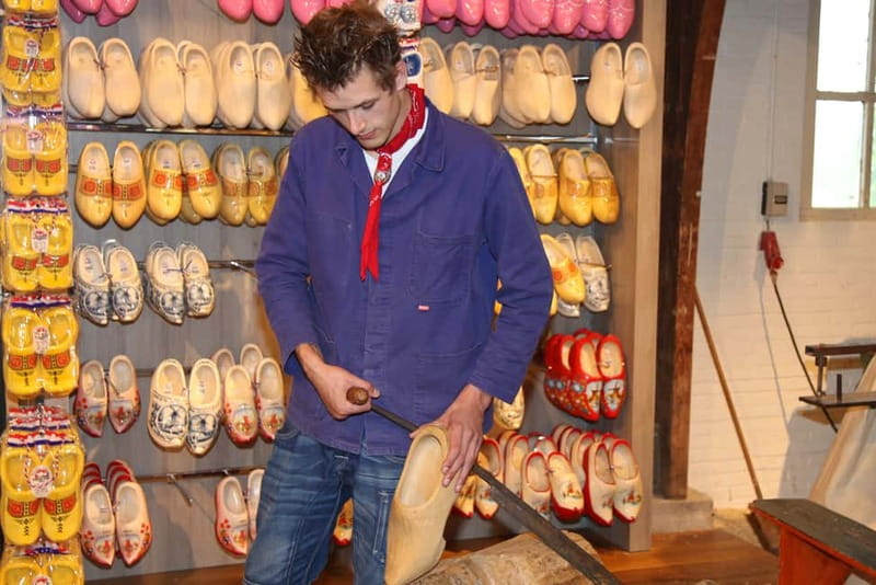 Amsterdam: Zaanse Schans, Marken, Volendam, & Edam Day Tour - Local bakery and Swedish fika: coffee-and-cake downtime