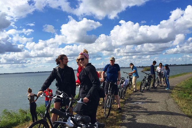 Amsterdam's Countryside Half-Day Bike Tour in Small Group - The countryside villages: where the route becomes the story