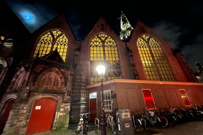 Amsterdam’s Ghostly Experiences Group Tour - Zuiderkerk and the graveyard that used to be there