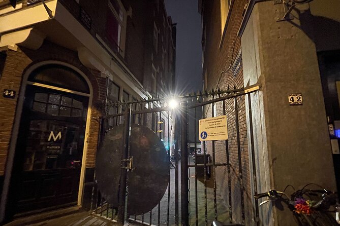Amsterdam’s Ghostly Experiences Group Tour - Nieuwmarkt: executions and torture in front of the city gate